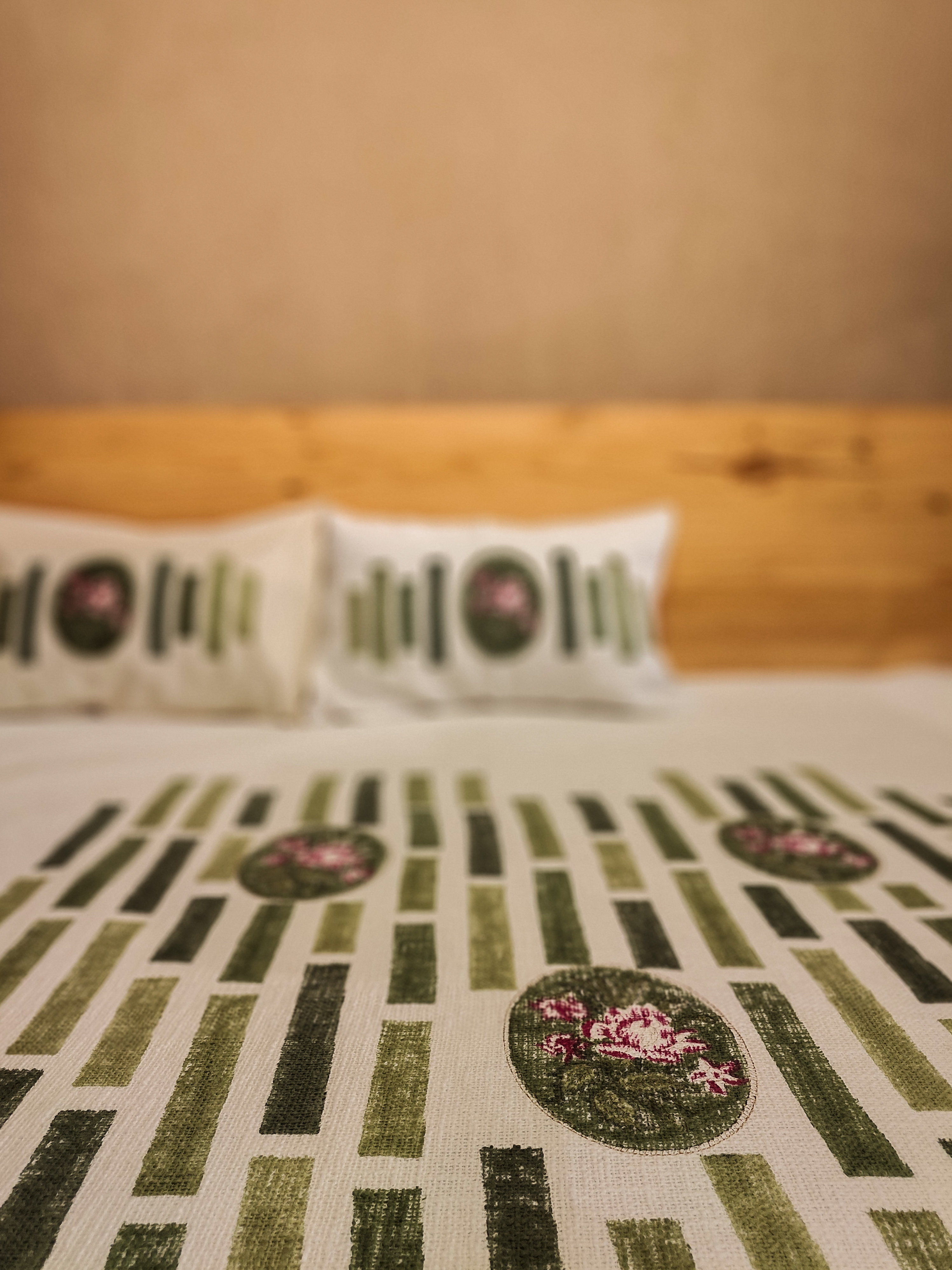 Sthāna bedcover